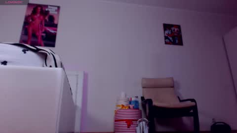 Snapshot of sonjanextray chatting on 10-22-25, 07:41 Sonja Ray online show from 10-22-25, 07:41