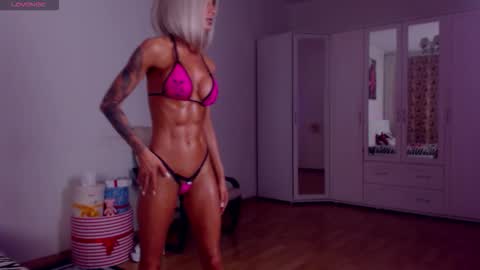 Snapshot of sonjanextray chatting on 11-14-25, 09:19 Sonja Ray online show from 11-14-25, 09:19