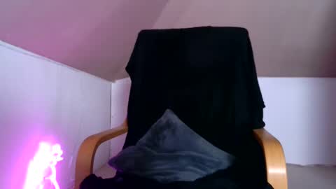 Sonja online show from 02-24-25, 05:09