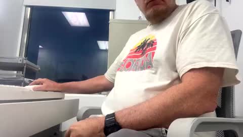 Snapshot of sonnydonut chatting on 03-05-25, 11:28 Max Banana online show from 03-05-25, 11:28