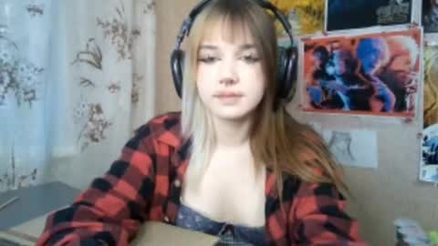 Mila online show from 05-21-26, 03:19