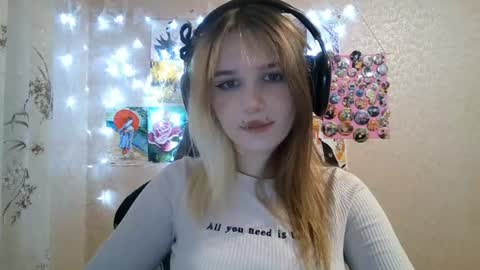 Mila online show from 08-01-26, 04:06