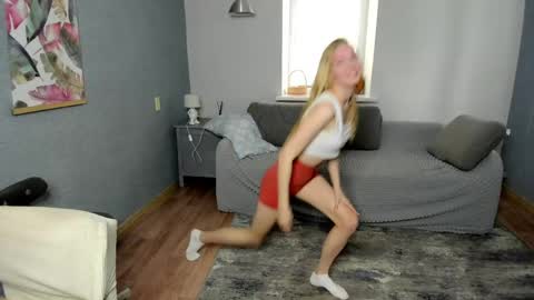 Snapshot of sonyalaviola chatting on 04-23-26, 12:29 Sofia online show from 04-23-26, 12:29