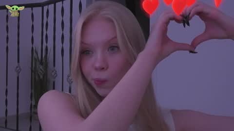 Snapshot of sonyaplush chatting on 12-21-24, 08:00 Sonya  Instagram   Twitter sonyaplushgirl  OnlyFans sonyaplush online show from 12-21-24, 08:00