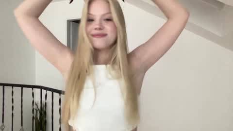Snapshot of sonyaplush chatting on 12-26-24, 09:37 Sonya  Instagram   Twitter sonyaplushgirl  OnlyFans sonyaplush online show from 12-26-24, 09:37