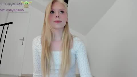Snapshot of sonyaplush chatting on 02-20-25, 06:46 Sonya  Instagram   Twitter sonyaplushgirl  OnlyFans sonyaplush online show from 02-20-25, 06:46