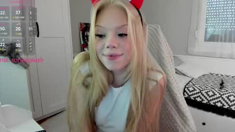 Snapshot of sonyaplush chatting on 02-05-26, 12:43 Sonya Instagram Twitter sonyaplushgirl OnlyFans sonyaplush online show from 02-05-26, 12:43