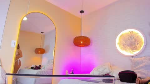 sophi_cooper29 online show from 05-19-26, 09:21