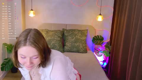Snapshot of sophi_x chatting on 09-20-25, 01:45 Sophie online show from 09-20-25, 01:45