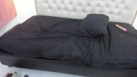 Snapshot of sophia__beauty chatting on 10-08-25, 02:04 sophia__beauty online show from 10-08-25, 02:04