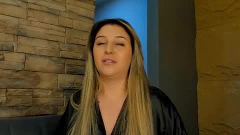 Snapshot of sophia_dior1 chatting on 10-09-25, 11:41 Sophia online show from 10-09-25, 11:41