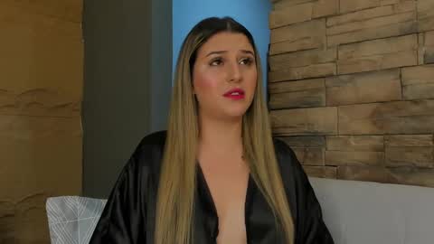 Snapshot of sophia_dior1 chatting on 10-10-25, 12:59 Sophia online show from 10-10-25, 12:59