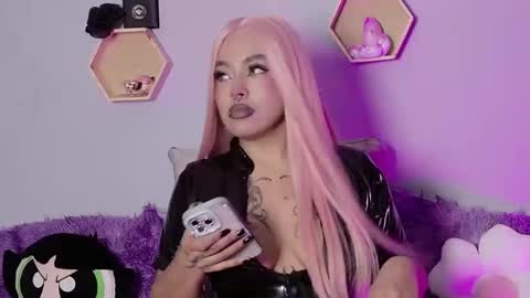 Snapshot of sophia_harrys chatting on 01-16-26, 07:12 sophia online show from 01-16-26, 07:12