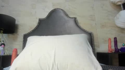 Sophia  online show from 06-18-26, 07:51
