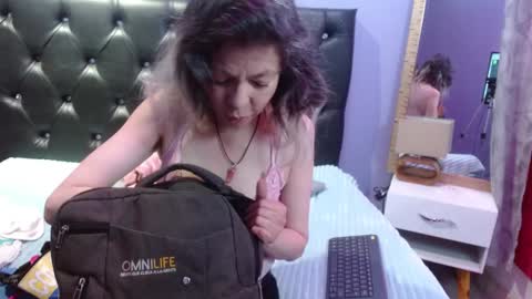 Snapshot of sophia_ny chatting on 01-02-25, 07:29 SOPHIA online show from 01-02-25, 07:29