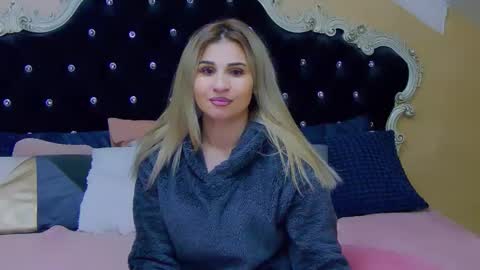 sophia smith4146 online show from 02-12-25, 01:41