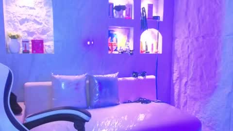 Sophia online show from 04-14-26, 03:12