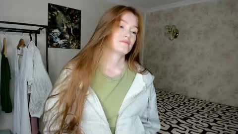 Snapshot of sophia_turn chatting on 09-09-25, 10:26 Sophia online show from 09-09-25, 10:26