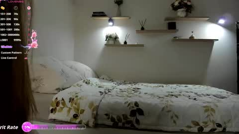 Snapshot of sophia_turn chatting on 05-28-26, 04:15 Sophia online show from 05-28-26, 04:15