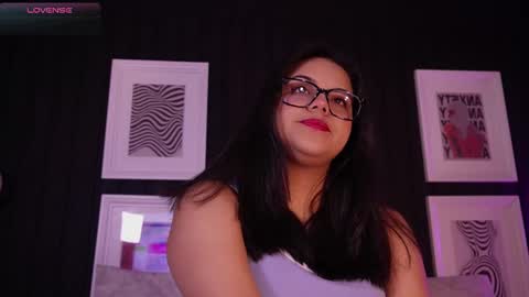 Snapshot of sophia_wilsonn_ chatting on 03-16-26, 10:41 Sofi online show from 03-16-26, 10:41