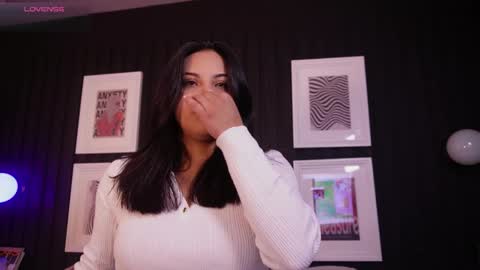 Snapshot of sophia_wilsonn_ chatting on 03-20-26, 10:42 Sofi online show from 03-20-26, 10:42
