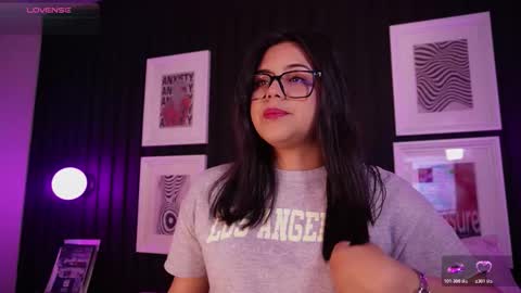 Snapshot of sophia_wilsonn_ chatting on 03-24-26, 10:42 Sofi online show from 03-24-26, 10:42