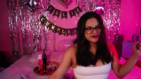 Snapshot of sophia_wilsonn_ chatting on 04-22-26, 11:23 Sofi online show from 04-22-26, 11:23