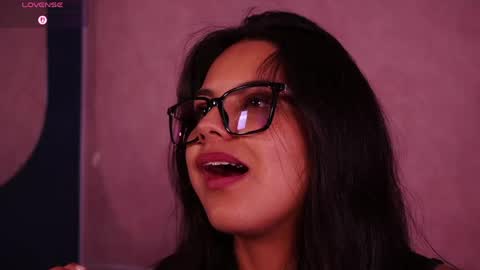 Snapshot of sophia_wilsonn_ chatting on 04-29-26, 05:30 Sofi online show from 04-29-26, 05:30