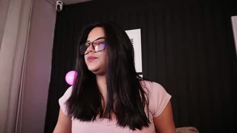 Snapshot of sophia_wilsonn_ chatting on 05-04-26, 11:06 Sofi online show from 05-04-26, 11:06