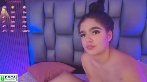 Snapshot of sophiaa_taylor_ chatting on 07-07-26, 07:23 online show from 07-07-26, 07:23