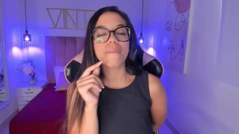 Sophie Hill  online show from 10-24-25, 09:00