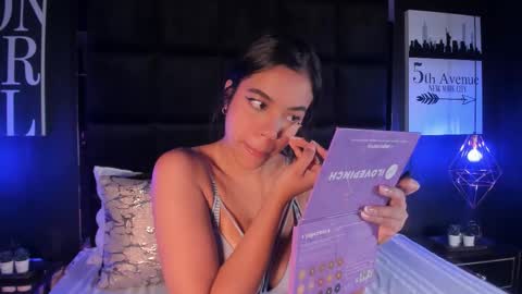 Sophie Hill  online show from 11-14-25, 09:02