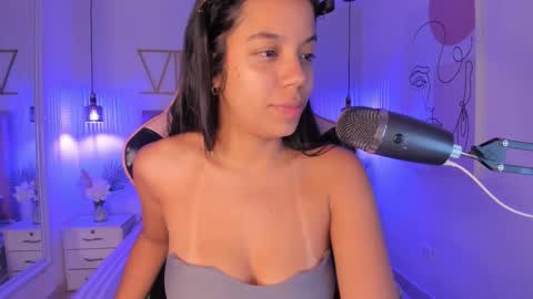 Sophie Hill  online show from 11-27-25, 08:22