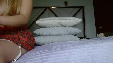 Snapshot of sophiaalee chatting on 01-17-26, 12:48 SophiaLee online show from 01-17-26, 12:48