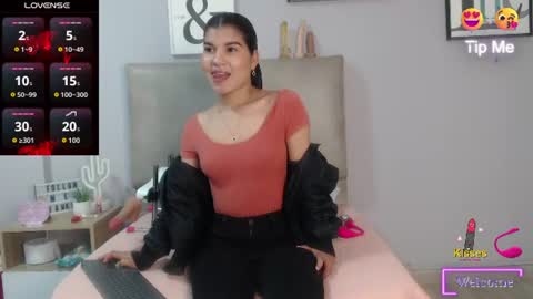 Snapshot of sophiabedford chatting on 06-25-26, 03:49 Sophia Bedford online show from 06-25-26, 03:49