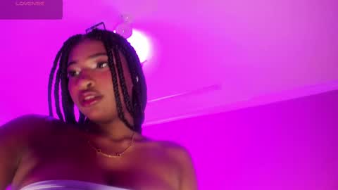 Snapshot of sophiabloss chatting on 11-11-25, 04:56 Sophie online show from 11-11-25, 04:56