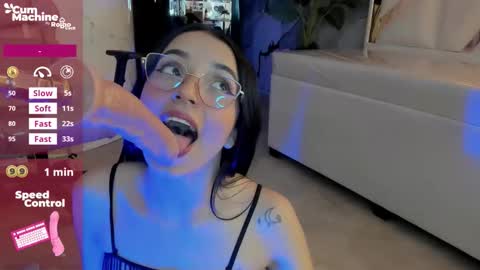 Snapshot of sophiadoll_tf chatting on 11-11-25, 09:15 sophiadoll_tf online show from 11-11-25, 09:15