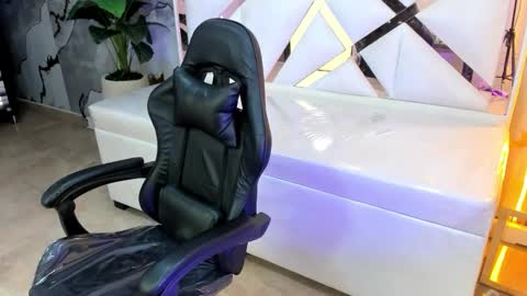 Snapshot of sophiadoll_tf chatting on 12-01-25, 08:03 sophiadoll_tf online show from 12-01-25, 08:03