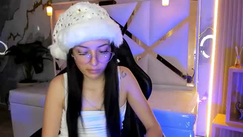 Snapshot of sophiadoll_tf chatting on 12-15-25, 08:35 sophiadoll_tf online show from 12-15-25, 08:35