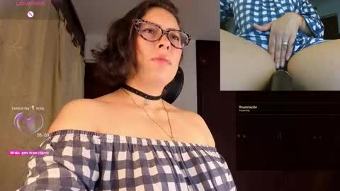 Snapshot of sophiadumont chatting on 11-26-25, 11:06 Sophia online show from 11-26-25, 11:06