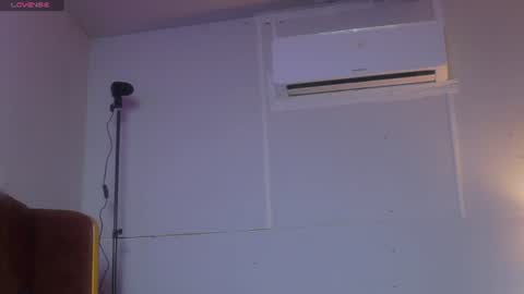 Snapshot of sophialaxx chatting on 06-17-26, 09:49 Sophia online show from 06-17-26, 09:49