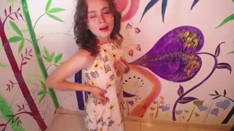 Snapshot of sophiamiller6 chatting on 06-08-26, 03:51 sophiamiller6 online show from 06-08-26, 03:51