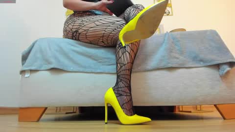 Snapshot of sophiaqueens chatting on 04-27-26, 08:40 Sophia online show from 04-27-26, 08:40