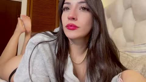 sophiarommie online show from 06-01-26, 07:43