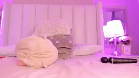 SophiaSmiths online show from 02-09-25, 12:49