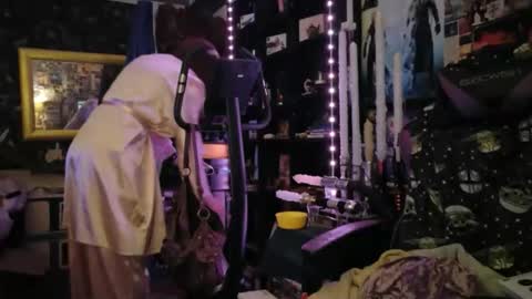 Snapshot of sophie198013 chatting on 03-28-26, 03:06 Sophie Satin1980 online show from 03-28-26, 03:06