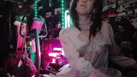 Snapshot of sophie198013 chatting on 05-15-26, 11:23 Sophie Satin1980 online show from 05-15-26, 11:23