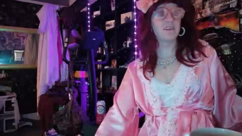 Snapshot of sophie198013 chatting on 05-23-26, 11:09 Sophie Satin1980 online show from 05-23-26, 11:09