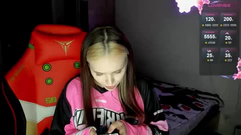 Snapshot of sophie__lambert chatting on 09-25-25, 10:02 sophie__lambert online show from 09-25-25, 10:02