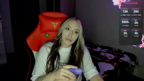 Snapshot of sophie__lambert chatting on 10-04-25, 04:49 sophie__lambert online show from 10-04-25, 04:49
